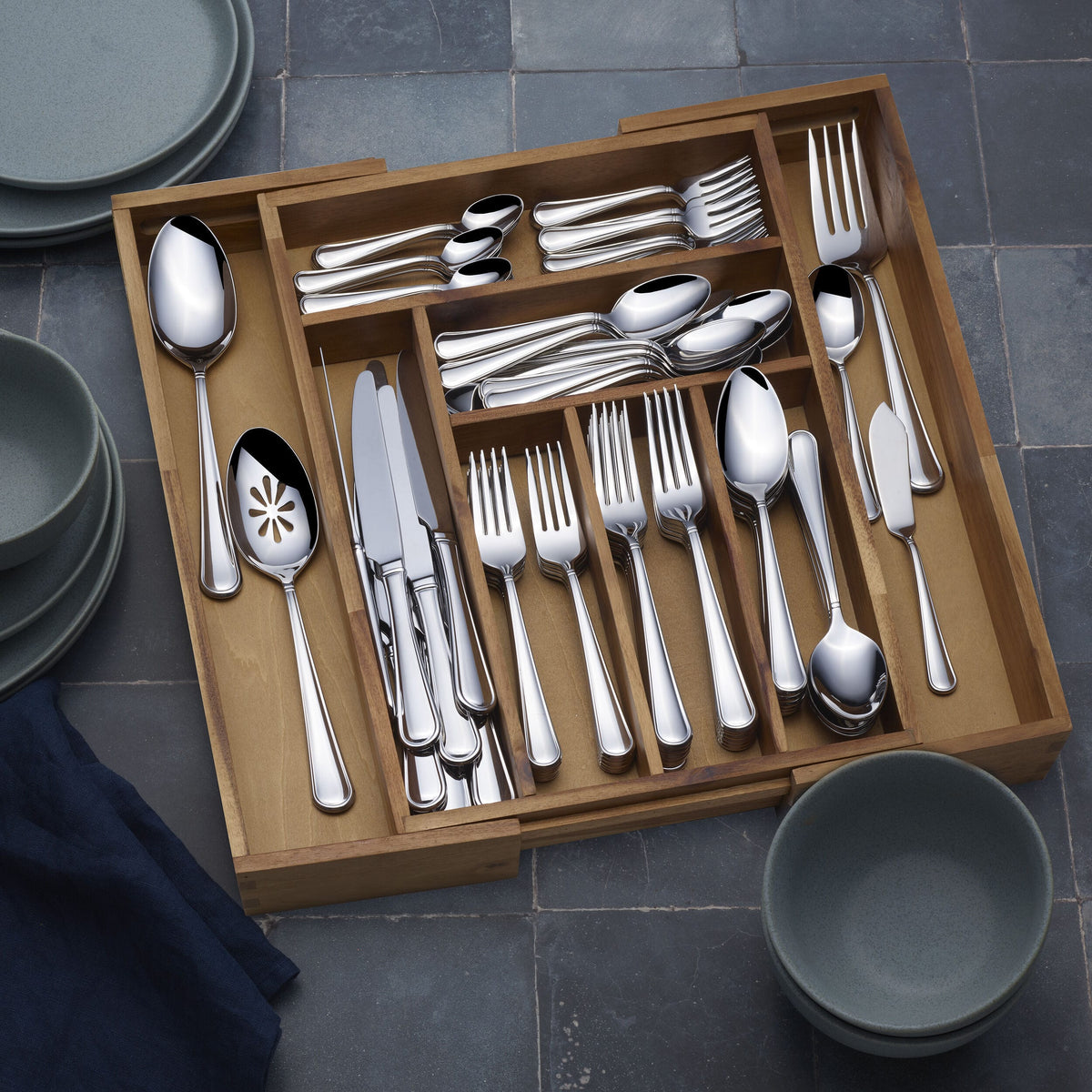 Virtuoso 114 Piece Flatware Set with Expandable Caddy, Service for 12