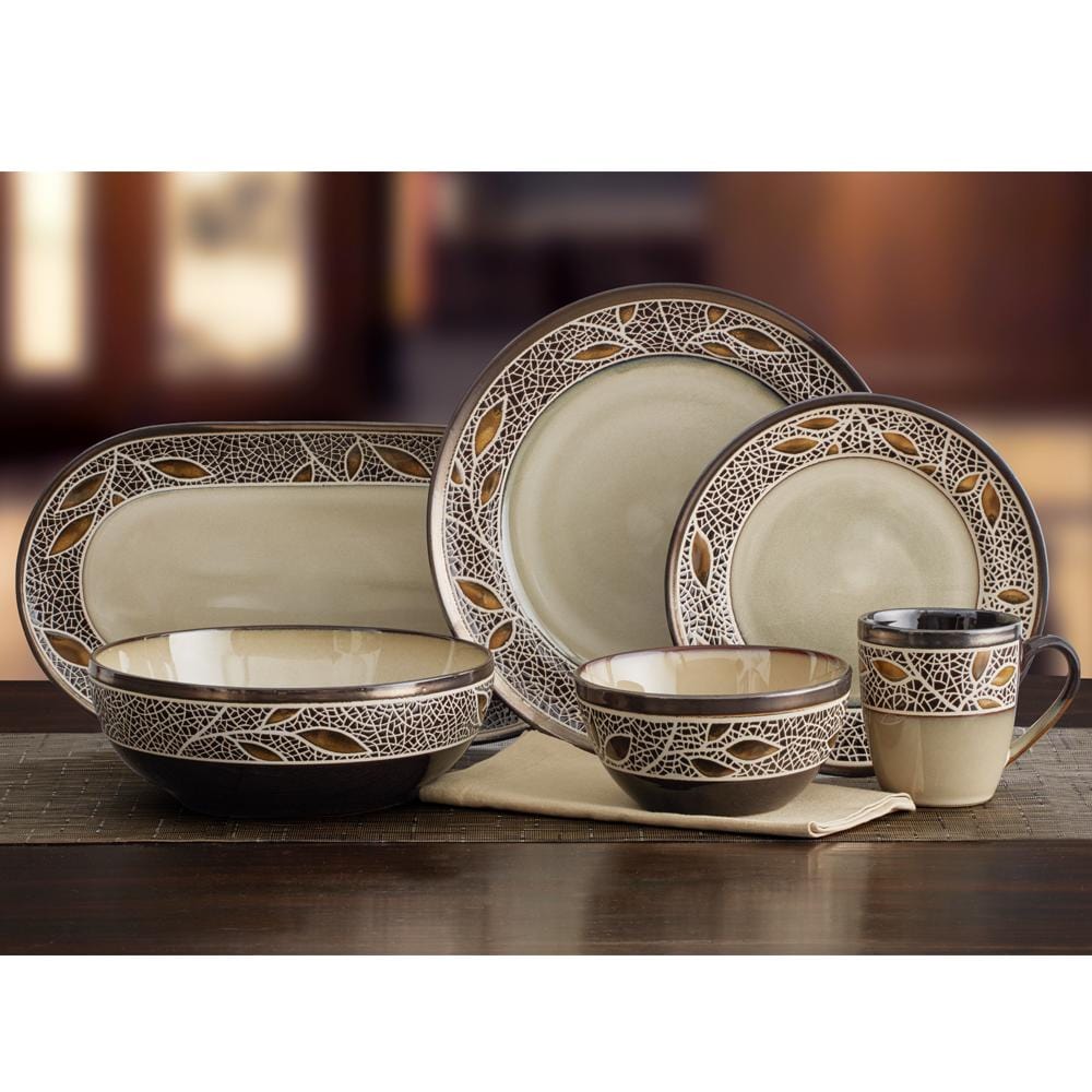 Alexandria Service for 8 with Serveware