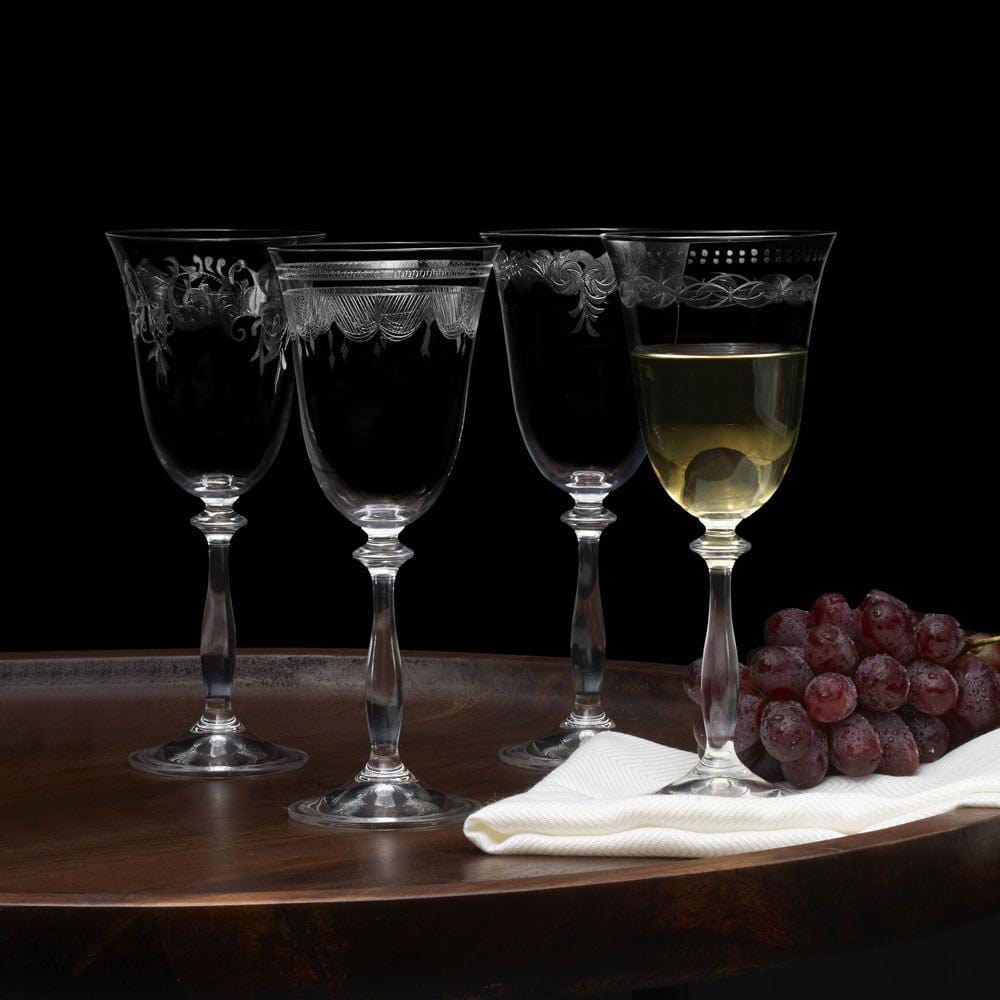 http://www.mikasa.com/cdn/shop/products/amelia-set-of-4-white-wine-glasses_5282434_2.jpg?v=1634242887