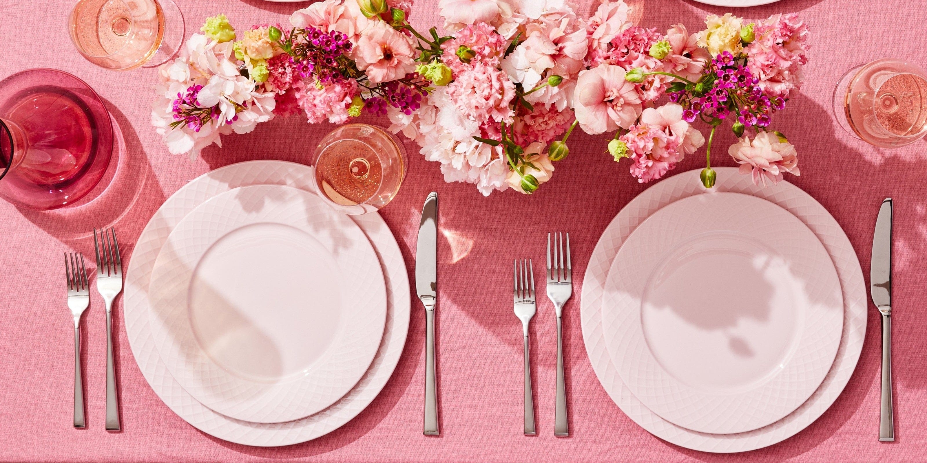 Trellis Pink 12 Piece Dinnerware Set, Service for 4