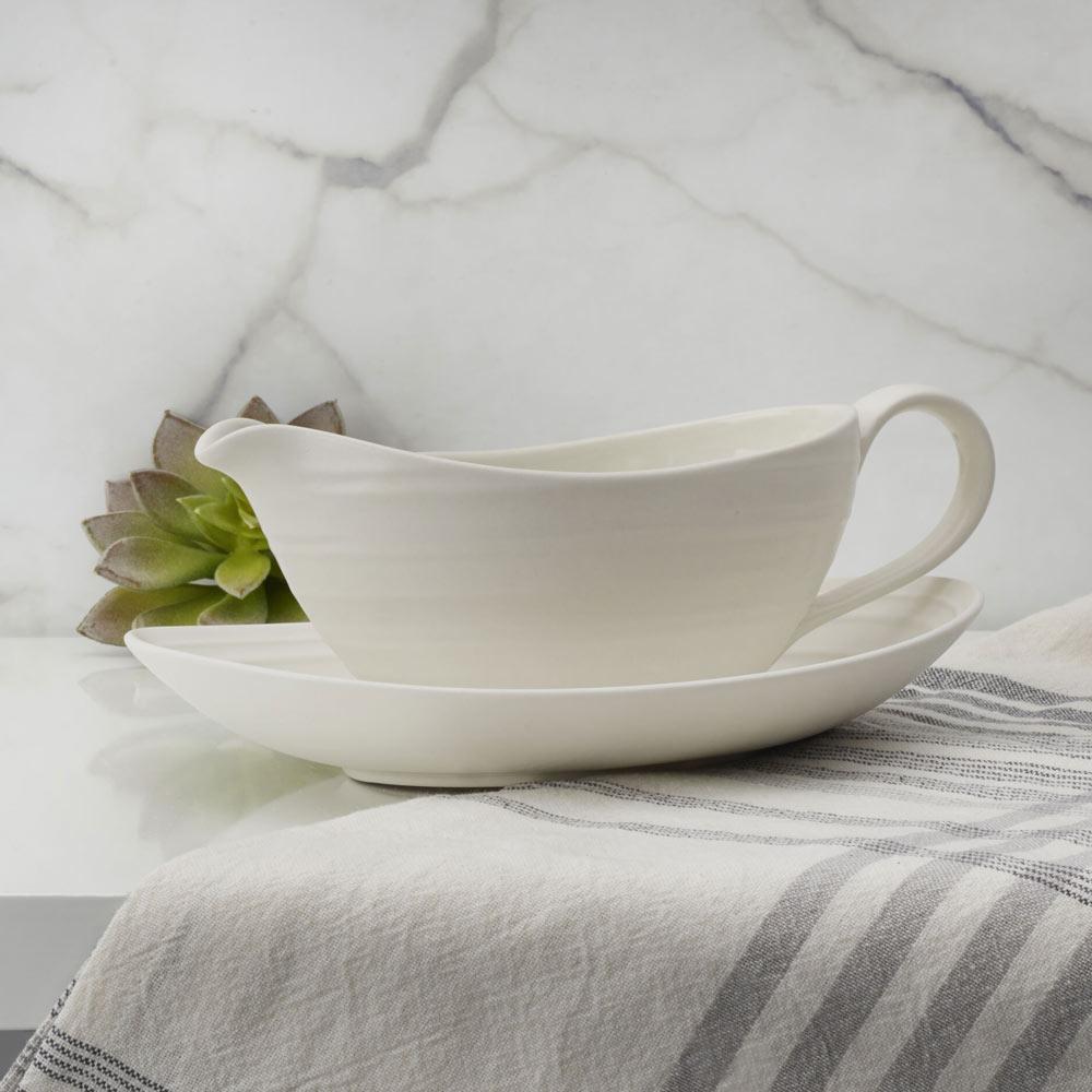 Swirl White Gravy Boat Mikasa